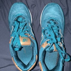 New Balance Teal and Brown Athletic Shoes